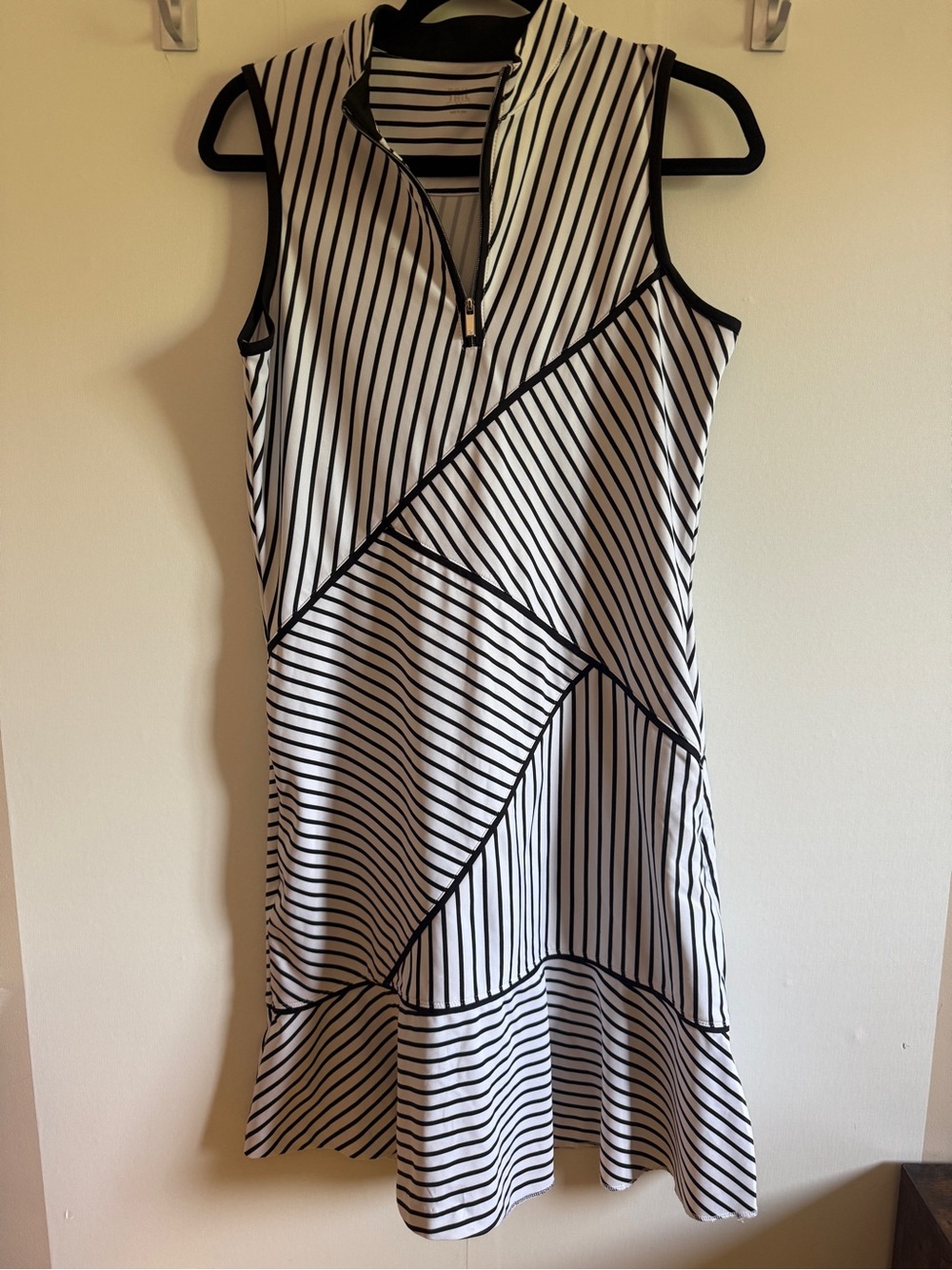 Tail Black White Striped Golf Dress Quarter Zip Sleeveless Ruffle Hem M